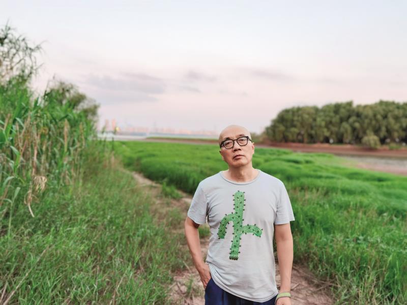 詩(shī)人韓東的日?！捌孥E”