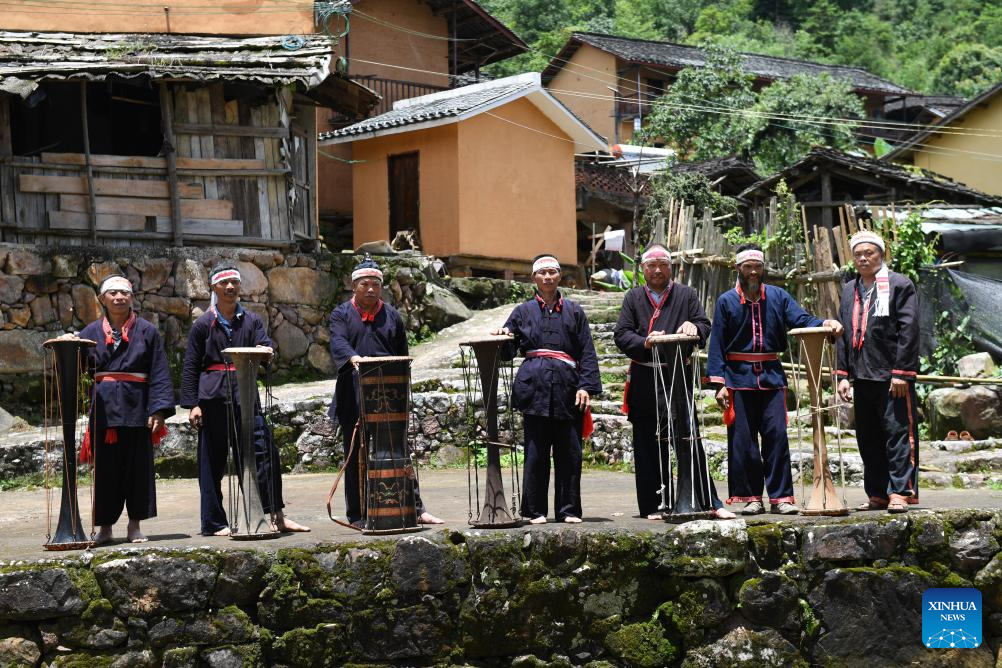 Pic story: yellow mud drum dance of Yao ethnic group in China