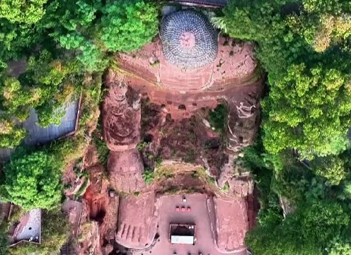 A virtual tour of Leshan City's scenic wonders