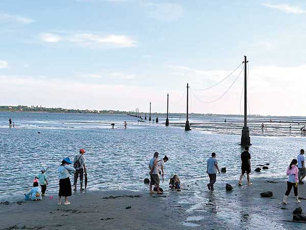 Exploring Hainan